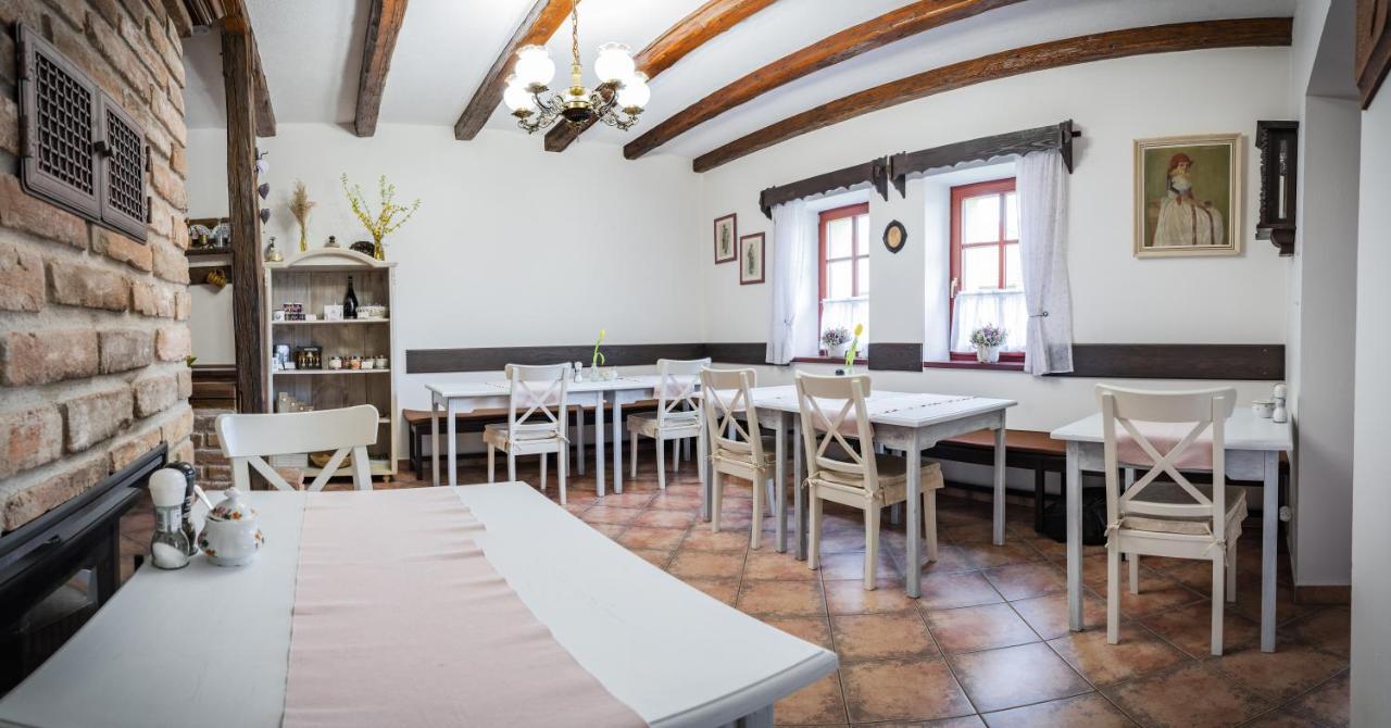 Penzion Primášé Dolni Vestonice Exterior foto