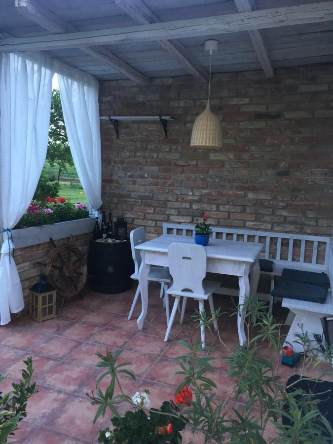 Penzion Primášé Dolni Vestonice Exterior foto